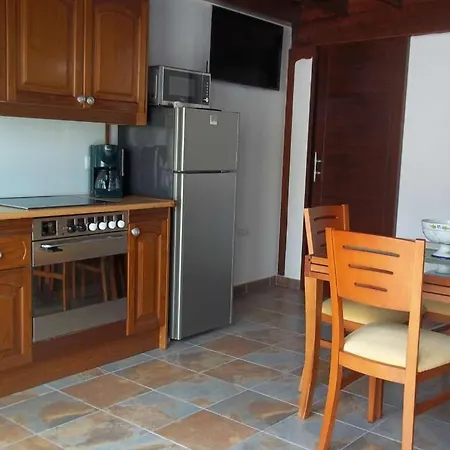 Playa Blanca Sleeps 2 Wifi Appartement